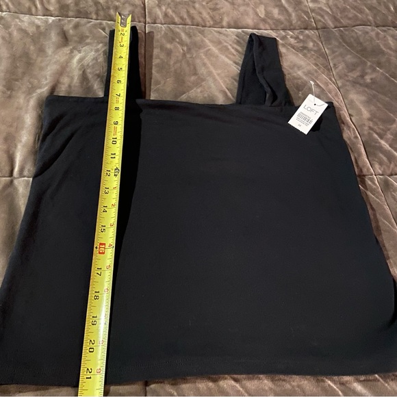2 LOFT LINED BLACK AND WHITE SIZE MEDIUM TANK TOPS - Picture 7 of 10